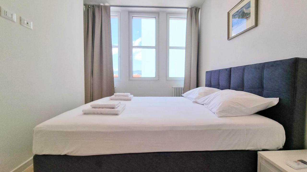 Campo Marzio 6 Apartment ตรีเอสเต ภายนอก รูปภาพ